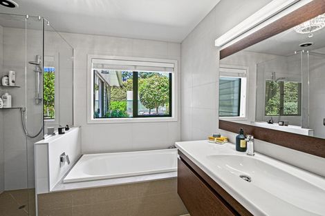 Photo of property in 36 Manutahi Road, Hillsborough, New Plymouth, 4372