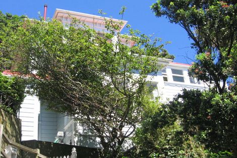 Photo of property in 332 Oriental Parade, Oriental Bay, Wellington, 6011