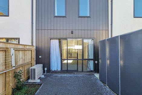 Photo of property in 2/130 Cambridge Terrace, Fairfield, Lower Hutt, 5011