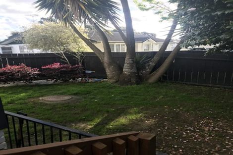 Photo of property in 1/109 Oreil Avenue, West Harbour, Auckland, 0618