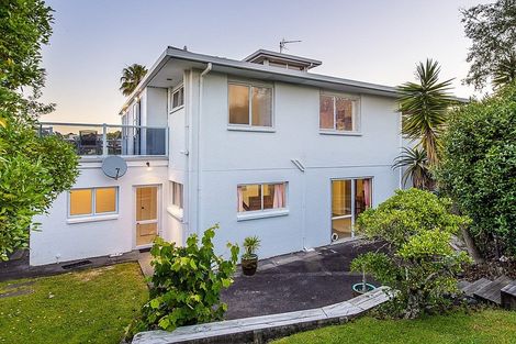 Photo of property in 11 Ellangowan Road, Waiake, Auckland, 0630