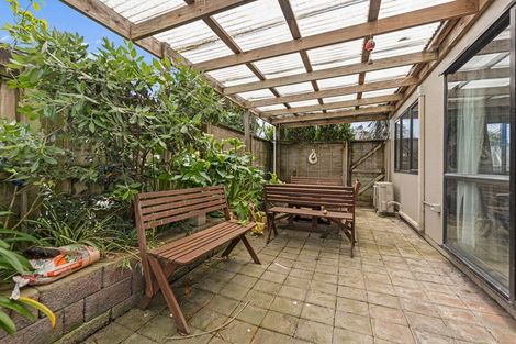 Photo of property in 10 Gunner Drive, Te Atatu Peninsula, Auckland, 0610