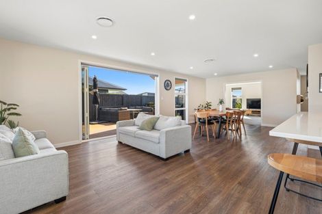 Photo of property in 28 Rotomanu Place, Pyes Pa, Tauranga, 3112