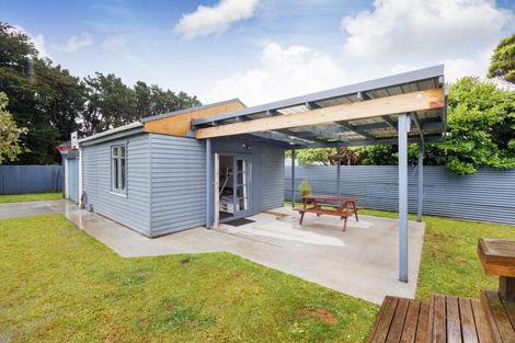 Photo of property in 62 Nash Parade, Foxton Beach, Foxton, 4815