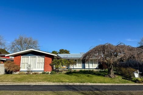 Photo of property in 11 Tuirau Place, Ilam, Christchurch, 8041