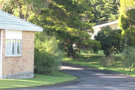 Photo of property in 28 Scenic Drive, Hillpark, Auckland, 2102