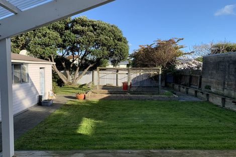 Photo of property in 208 Knights Road, Hutt Central, Lower Hutt, 5011