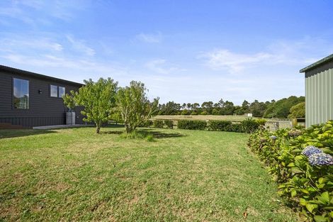 Photo of property in 216 Riverhead Road, Kumeu, 0892