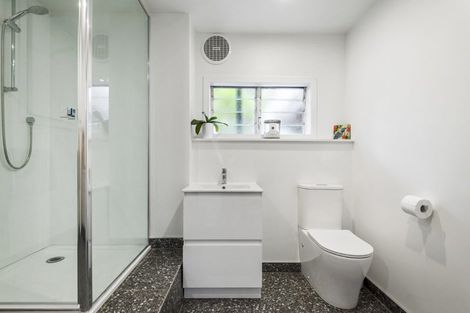 Photo of property in 105 Kia Ora Road, Beach Haven, Auckland, 0626