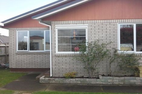 Photo of property in 52 Wallace Place, Westown, New Plymouth, 4310