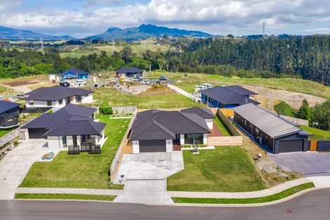 Photo of property in 33 Honeyfield Drive, Whalers Gate, New Plymouth, 4310