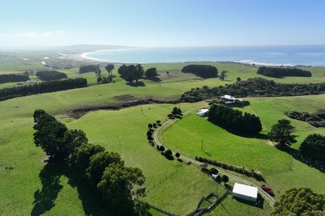 Photo of property in 61 Tinico Road, Kaka Point, Balclutha, 9271