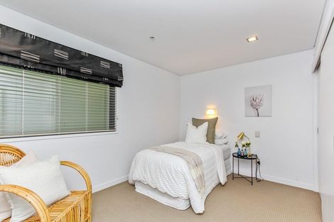 Photo of property in The Reef, 93 Saint Aubyn Street, New Plymouth, 4310
