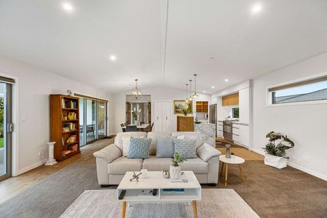 Photo of property in 16 Kilsby Place, Levin, 5510