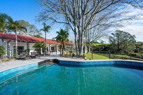 Photo of property in 49 Vaughans Road, Okura, Albany, 0792