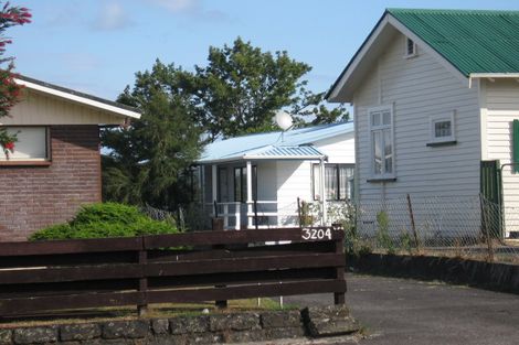 Photo of property in 3208a Great North Road, New Lynn, Auckland, 0600