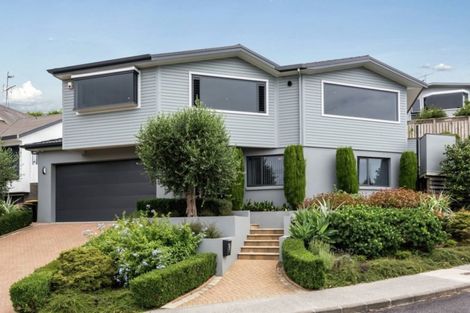Photo of property in 2/3 Colmar Road, Mellons Bay, Auckland, 2014