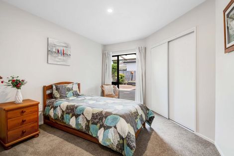 Photo of property in 9 Crampton Court, Orewa, 0931