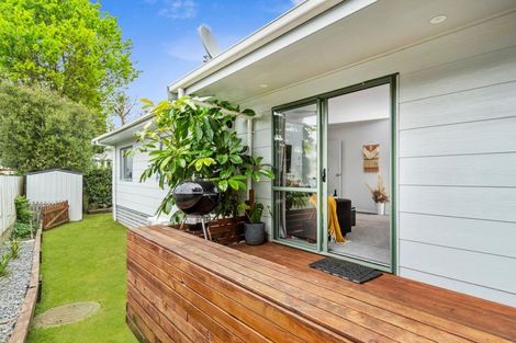 Photo of property in 10b Resolution Road, Welcome Bay, Tauranga, 3112