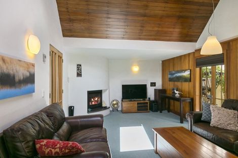 Photo of property in 74 Ranui Crescent, Khandallah, Wellington, 6035