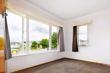 Photo of property in 17 Sutton Crescent, Papakura, 2110