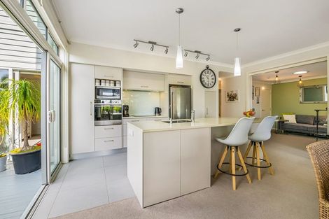 Photo of property in 6 Park Lane, Orewa, 0931