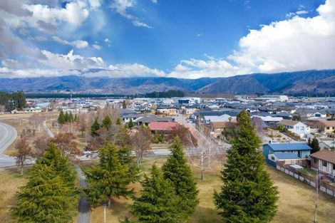 Photo of property in 2 Waenga Drive, Cromwell, 9310