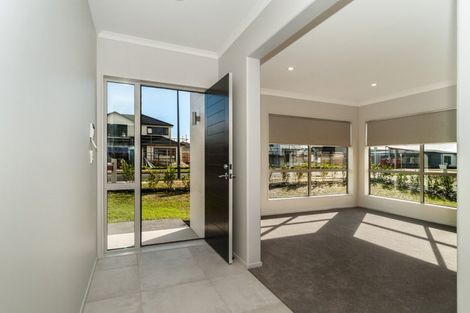 Photo of property in 10 Kabardin Street, Karaka, Papakura, 2113
