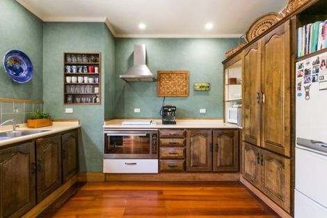 Photo of property in 13 Bay View Road, Bluff Hill, Napier, 4110