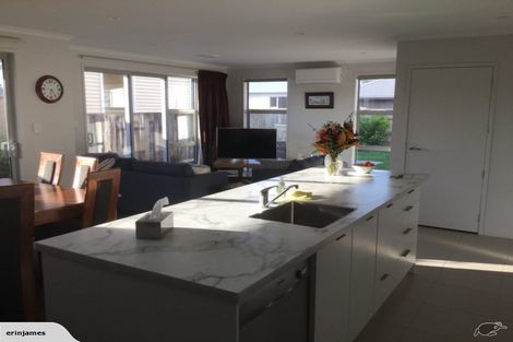 Photo of property in 328b Carrington Street, Vogeltown, New Plymouth, 4310