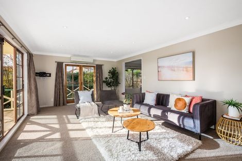 Photo of property in 17 Leeward Drive, Whitby, Porirua, 5024