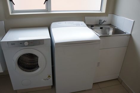 Photo of property in 214 Main South Road, Green Island, Dunedin, 9018