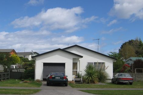 Photo of property in 27 Kiddle Drive, Hilltop, Taupo, 3330