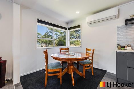 Photo of property in 8 Leaver Place, Weymouth, Auckland, 2103
