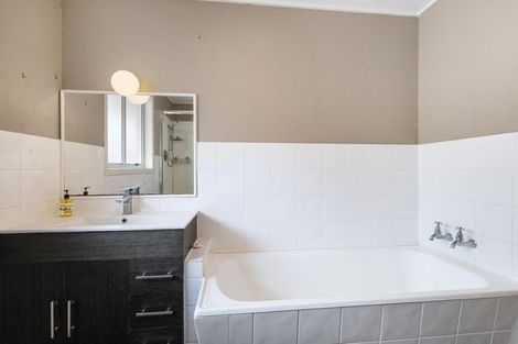 Photo of property in 2 Mountbatten Drive, Putaruru, 3411