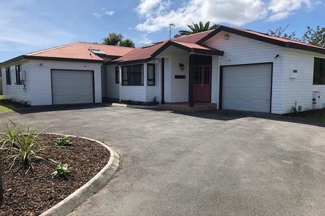 Photo of property in 18 Atarau Grove, Paraparaumu, 5032