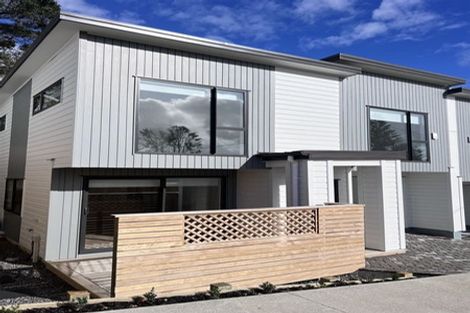 Photo of property in 8a Neptune Avenue, Beach Haven, Auckland, 0626