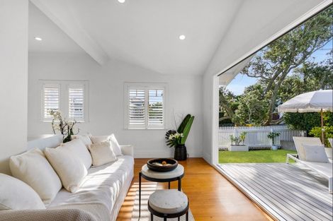 Photo of property in 6 Belle Vue Avenue, Northcote Point, Auckland, 0627