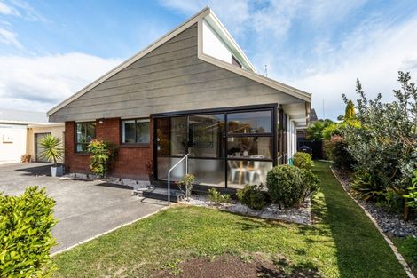Photo of property in 1/50a Avenue Road, Greenmeadows, Napier, 4112