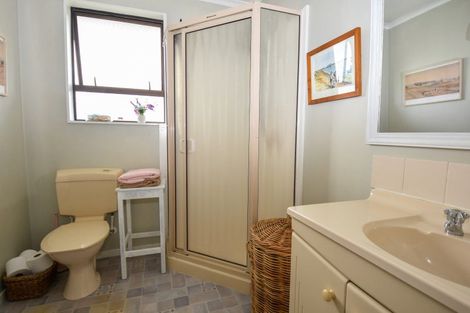 Photo of property in 8 Davy Street, Carterton, 5713