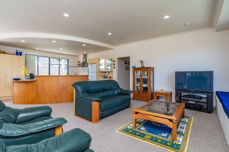Photo of property in 6 Regent Street, Whakapirau, Maungaturoto, 0583
