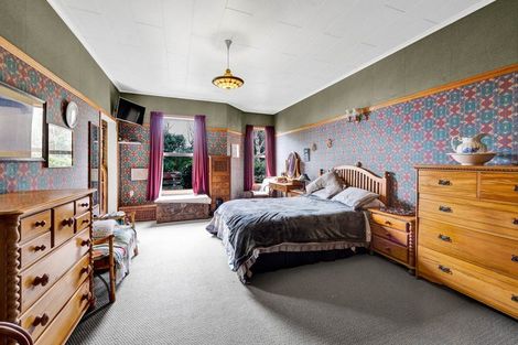 Photo of property in 165 South Road, Hawera, 4610