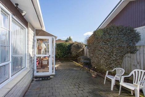 Photo of property in 2/12 Lagan Street, Belfast, Christchurch, 8051