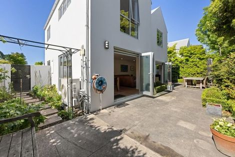 Photo of property in 35b Holly Road, St Albans, Christchurch, 8014