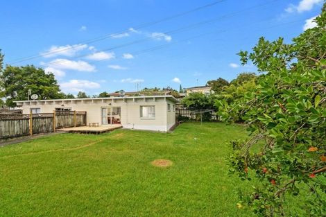 Photo of property in 2/21 Reynella Drive, Massey, Auckland, 0614