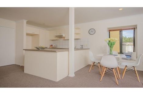 Photo of property in 10 Blumhardt Place, Avondale, Auckland, 1026