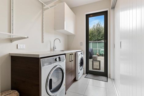 Photo of property in 28 Minaret Ridge, Wanaka, 9305