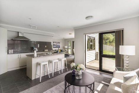 Photo of property in 127 Keri Vista Rise, Papakura, 2110