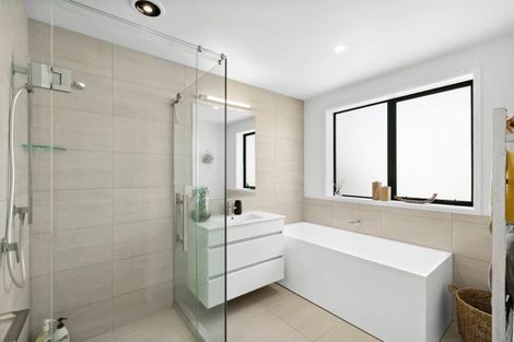 Photo of property in 90b Karina Road, Merrilands, New Plymouth, 4312