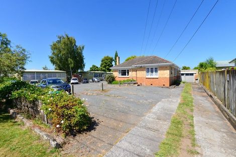 Photo of property in 196 Hillcrest Road, Hillcrest, Hamilton, 3216
